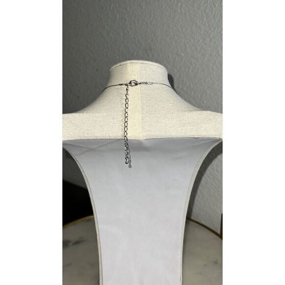 Glass Necklace faceted AB beads graduated silver tone chain EUC 9” - Picture 4 of 4